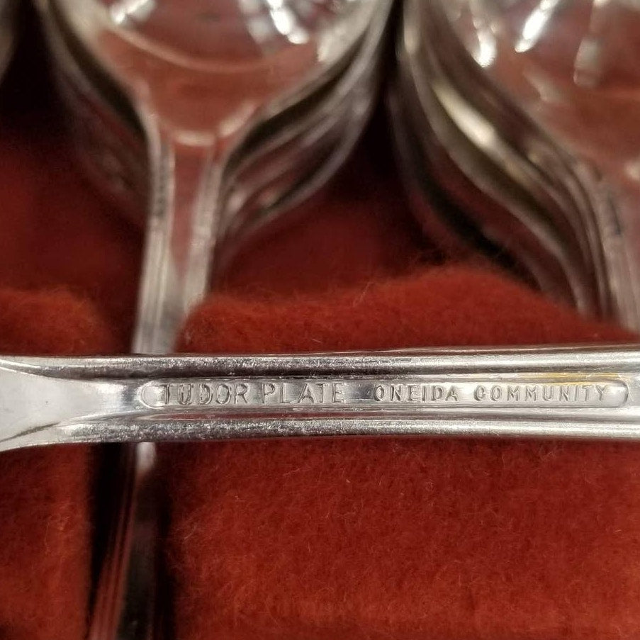 Oneida Community Plate Silverware 1 FISH butter KNIFE Tudor Plate 1939 Fortune