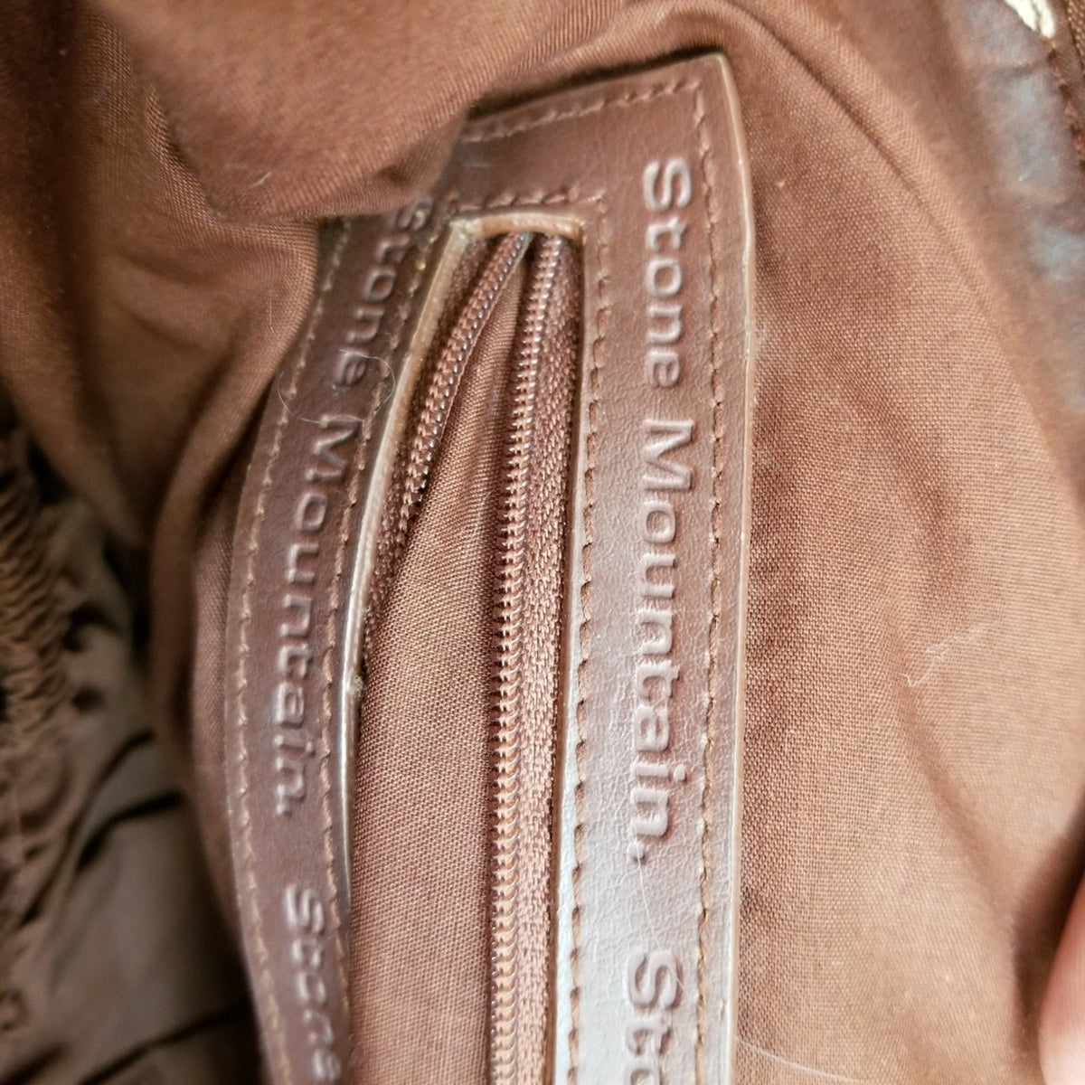 STONE MOUNTAIN leather shoulder tan bag purse Zip and front pouch Key ring