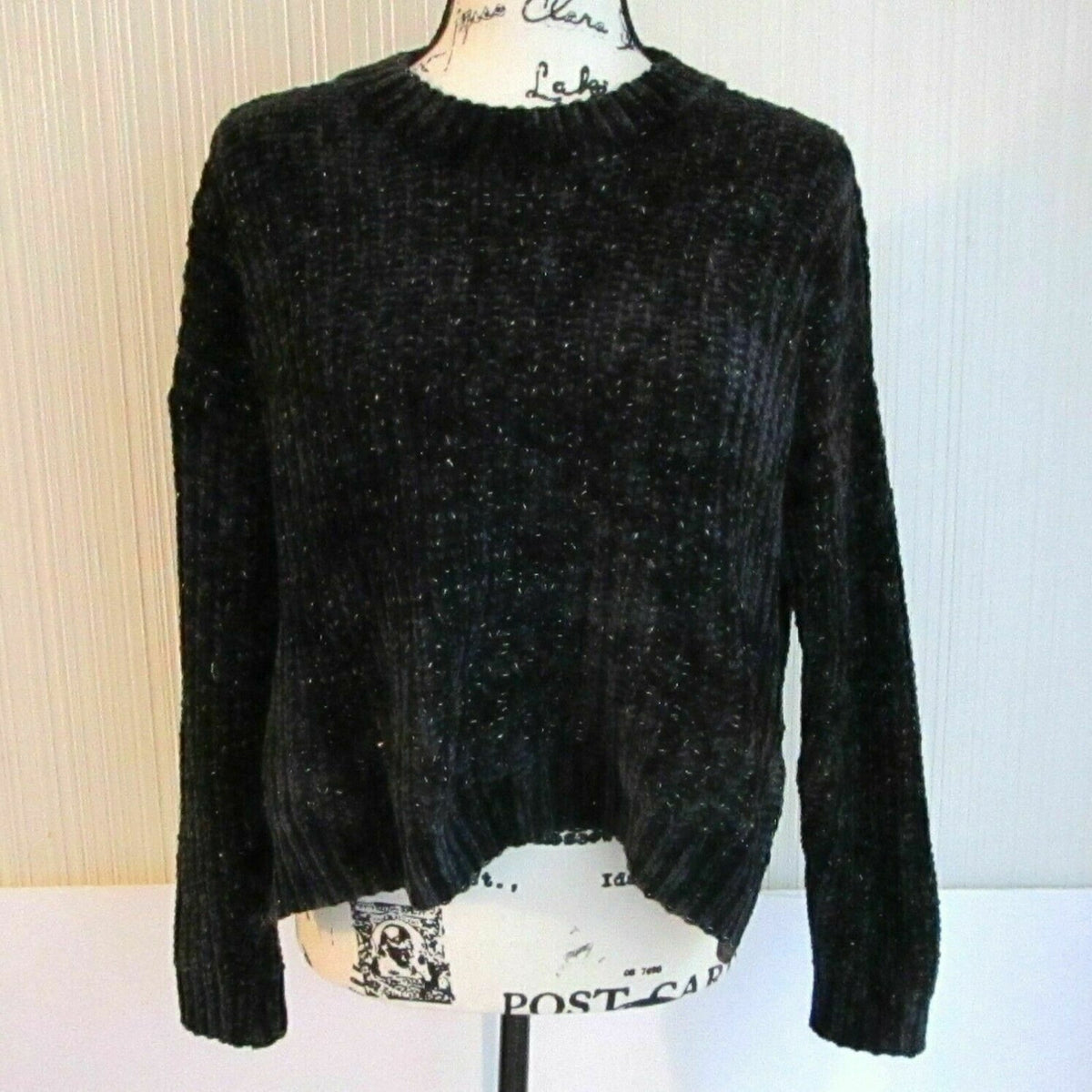 Chelsea 28 Thick Knit Black Metallic Gold Sweater Long Sleeves Small
