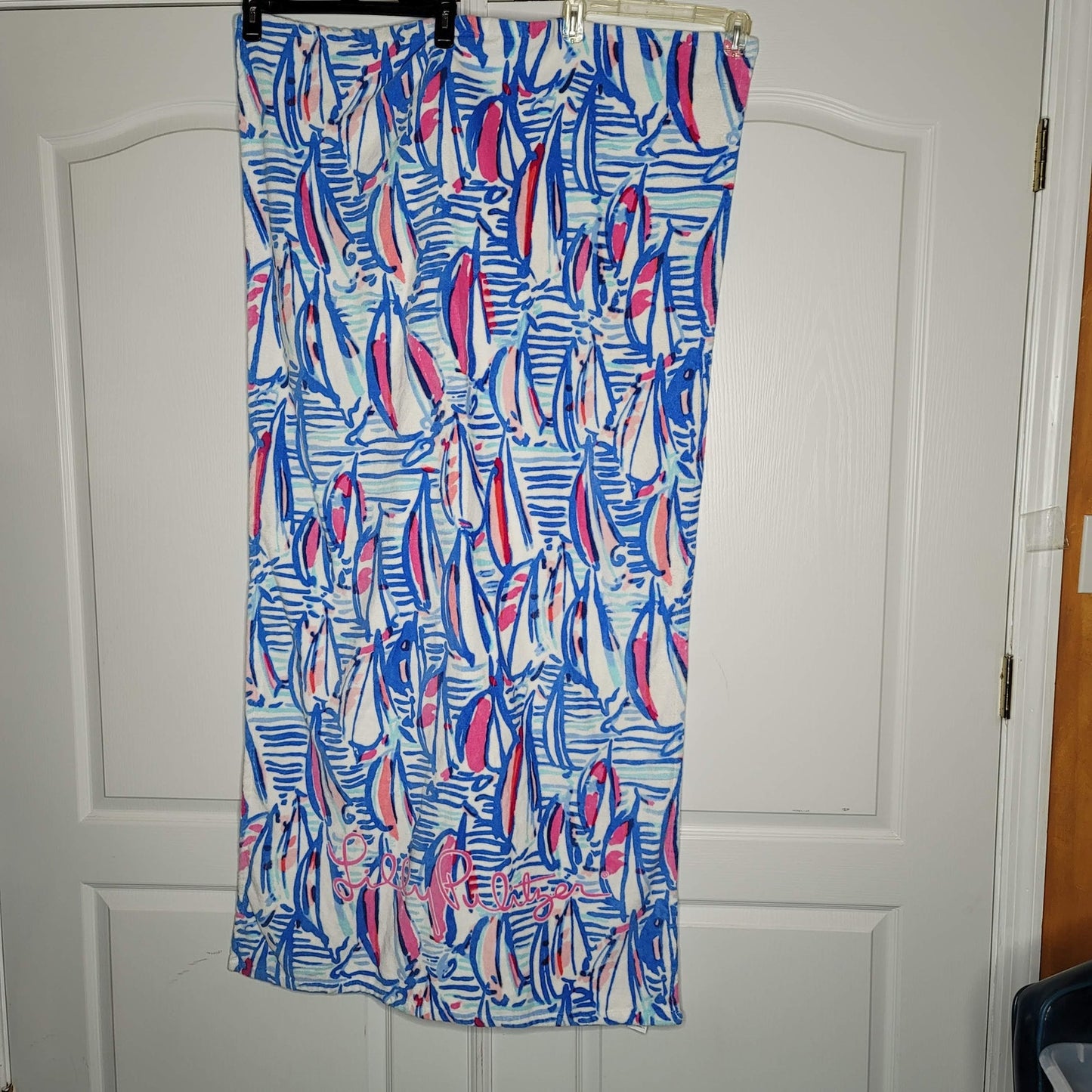Lilly Pulitzer RRR Red Right Run Beach Towel Right Return Sail Boats Blue