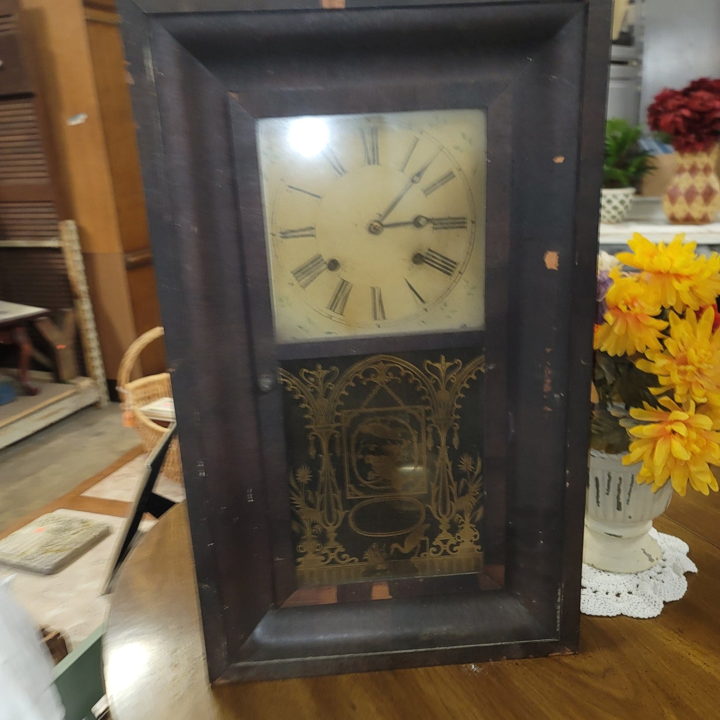South Georgia Clock Co. Table wood clock damaged walnut veneer case key pendulum