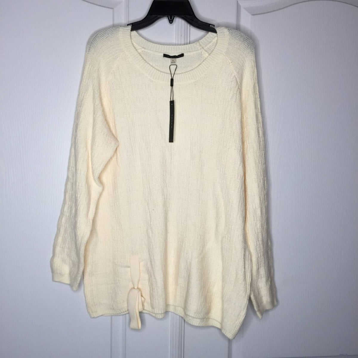 NWT T Tahari Textured Knit Tie Pullover Sweater Size XLarge