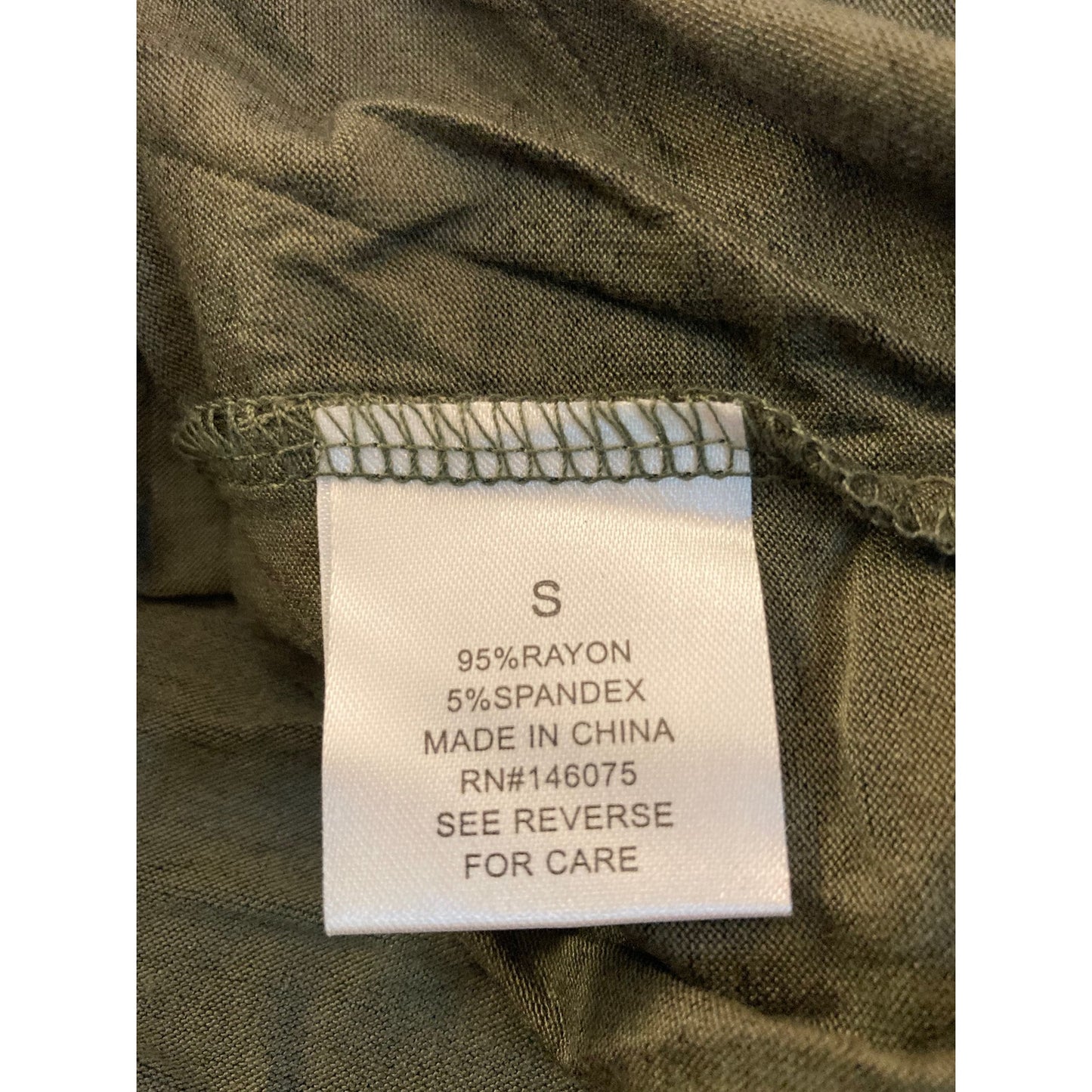 Sweet Romeo Thumbhole Long Sleeve Round Neck Curved Hem Top Sz Small in Camo NWT