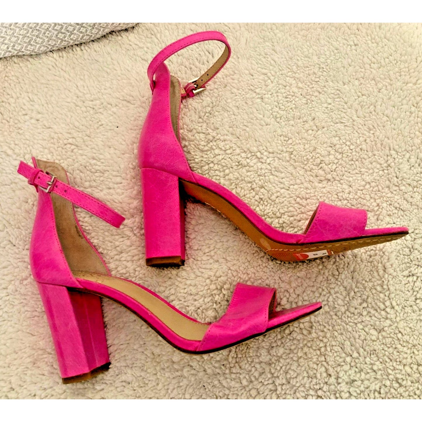Vince Camuto Corlina Ankle Strap Block Heel Sandal Size 7M Barbie Pop Pink NWT