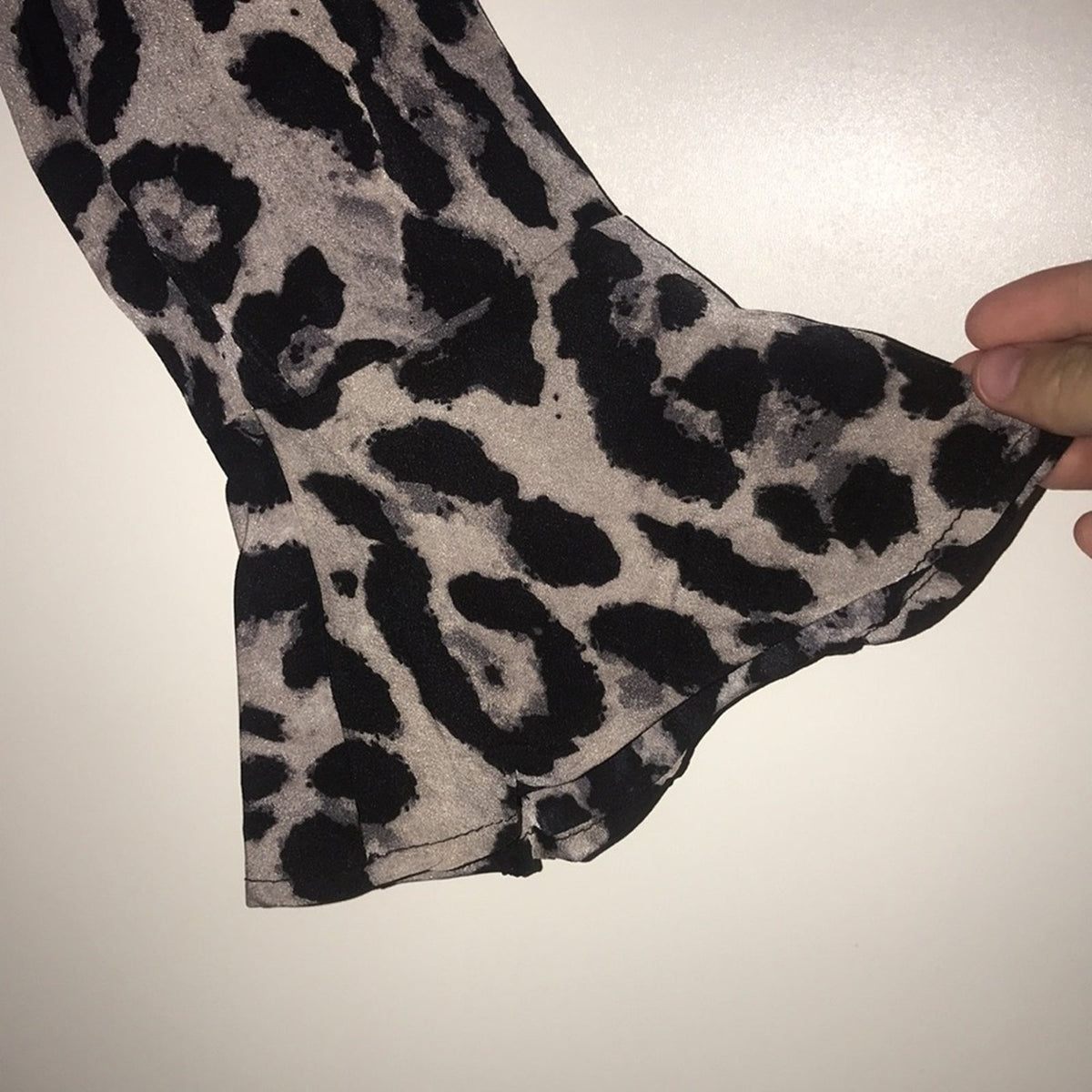 HXN NEW Leopard Print Bell Sleeve Short Dress Size Medium