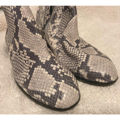 Munro Snakeskin Print Cate Side Zip Leather Ankle Boots Sz 9M Grey and Black NWT