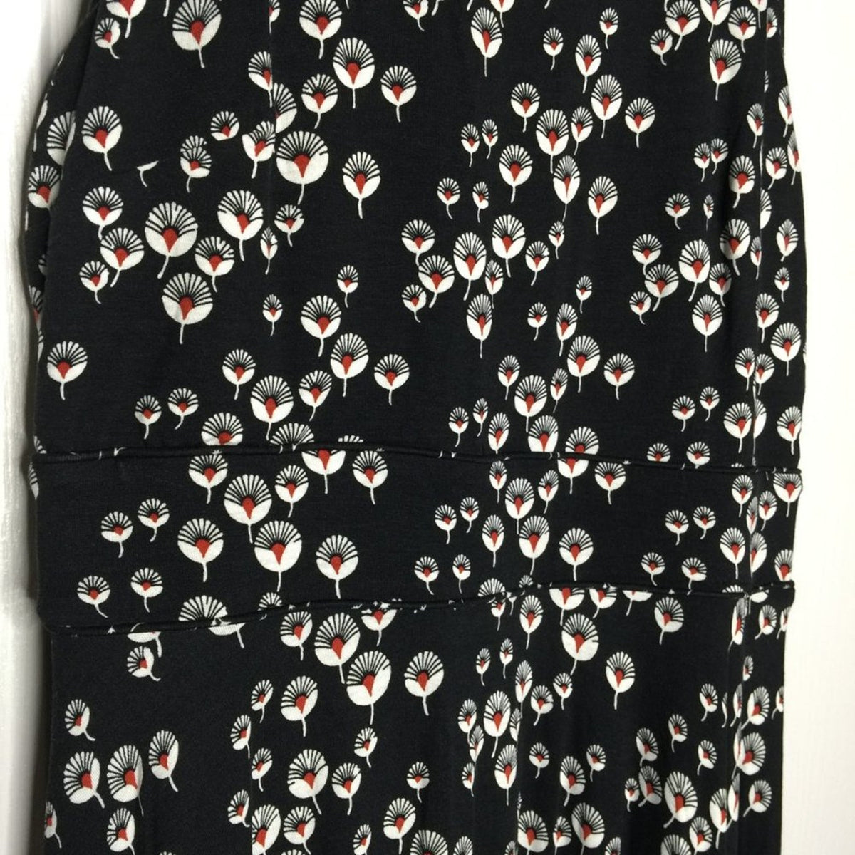 Ann Taylor Loft Tank Dress Back Zip Boat Neck Floral Black / White Size 4 Casual