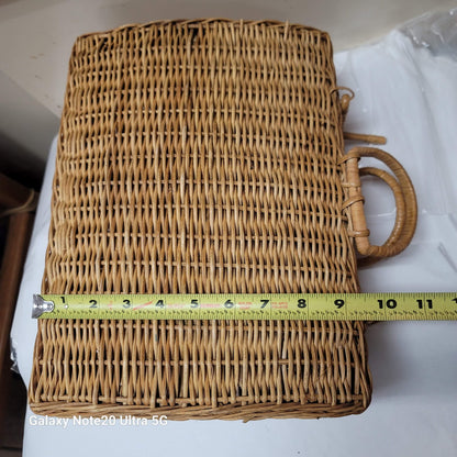 Vintage Wicker sewing basket picnic backet top handle purse