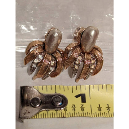 Vintage Costume Jewelry Golden Clip On Earrings Pearl Shooting Star Rhinestones