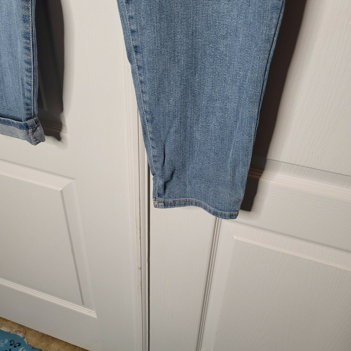 Style & Co Curvy Skinny Leg Jeans Distressed Mid Rise Fly Button Blue 18 Destroy