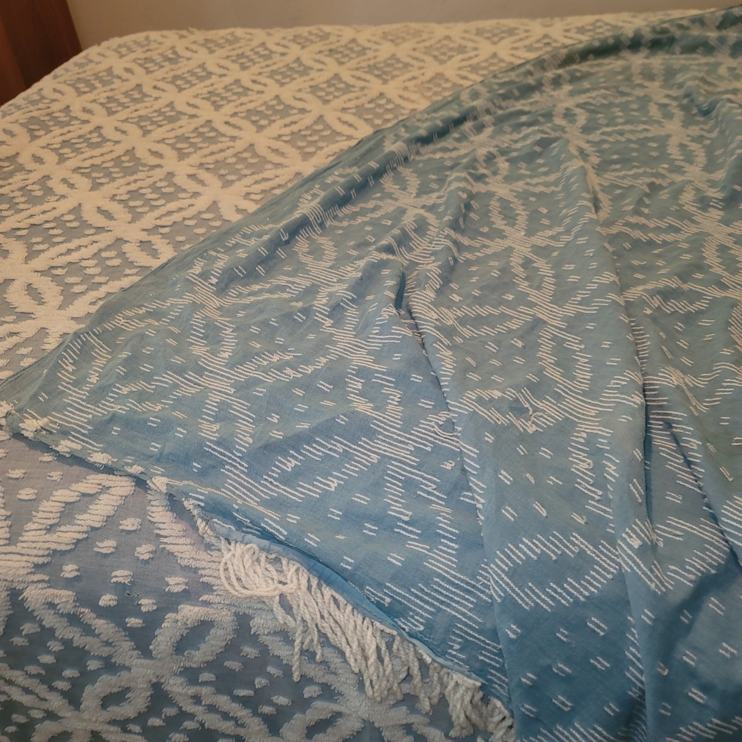 Vintage Chenille cotton poly Full / Queen bedspread Blanket Farmhouse Cabin