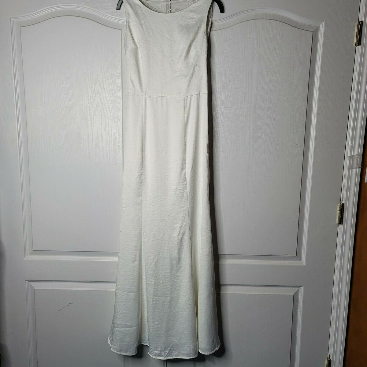 Chi Chi London Draped Neck Sleeveless Nora Gown 8 evening formal wedding Trumpet
