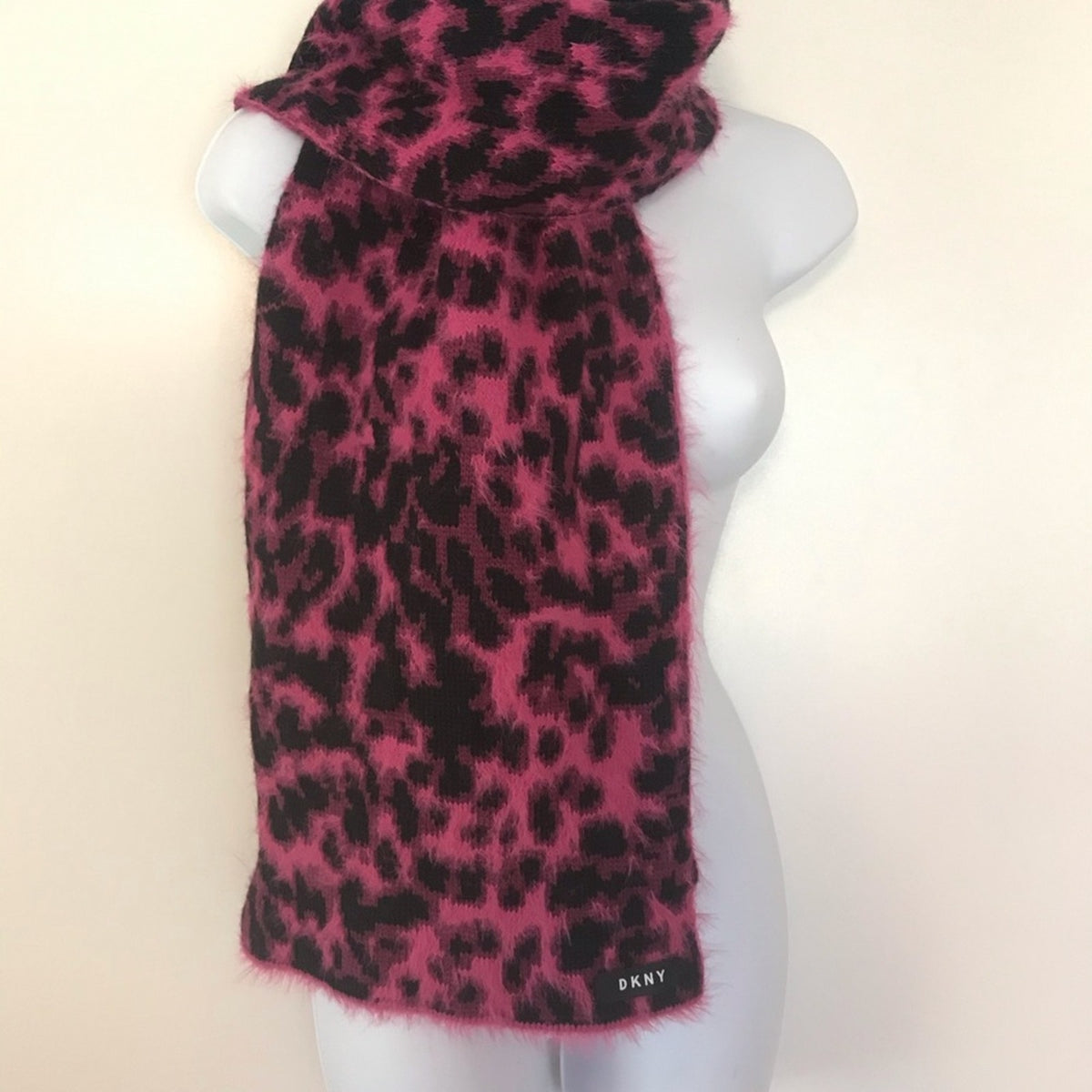 NEW DKNY Fuzzy Leopard Animal Pink Scarf Black L:63” W:12”