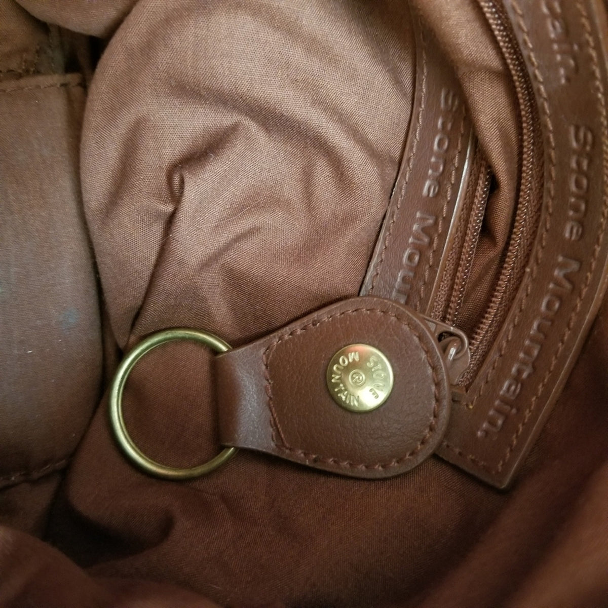 STONE MOUNTAIN leather shoulder tan bag purse Zip and front pouch Key ring
