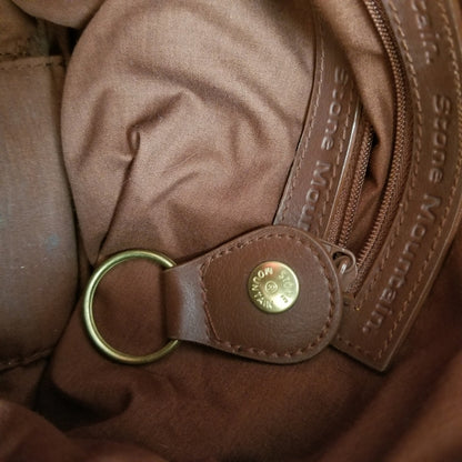 STONE MOUNTAIN leather shoulder tan bag purse Zip and front pouch Key ring