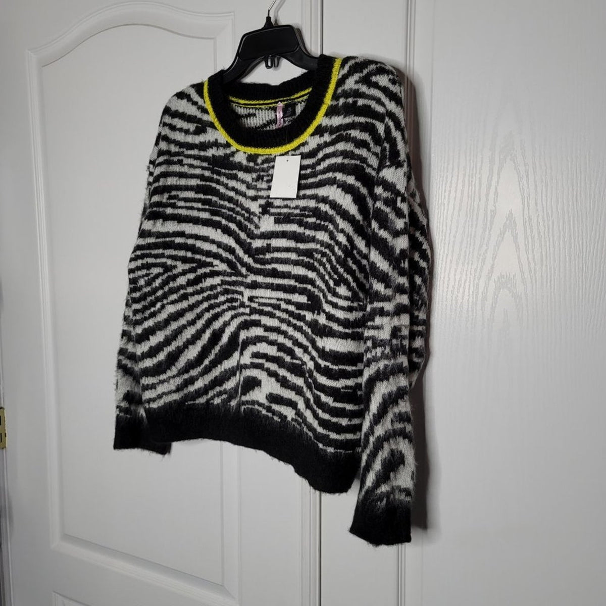 NWT Love by Design Zebra Print Pullover Sweater Size X-Large