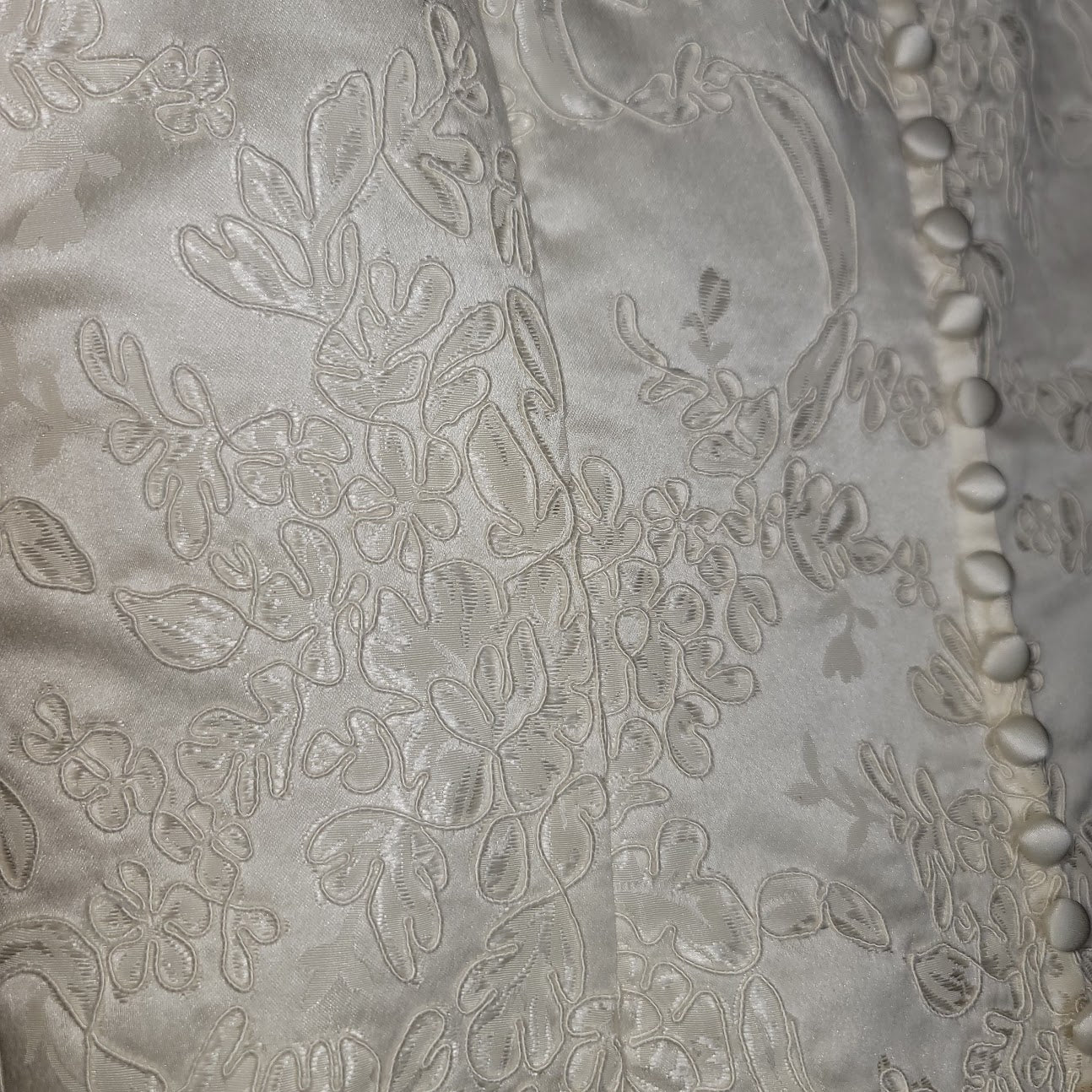 Oleg Cassini Vintage Cream Embroidery Applique Train Size 22 Wedding gown Dress