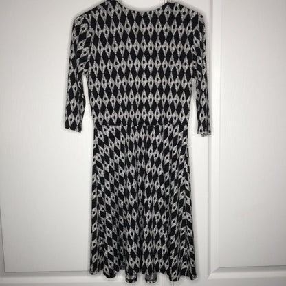 Leota Faux Wrap Dress V-Neck 3/4 Sleeve Above Knee Geometric Black/White Small