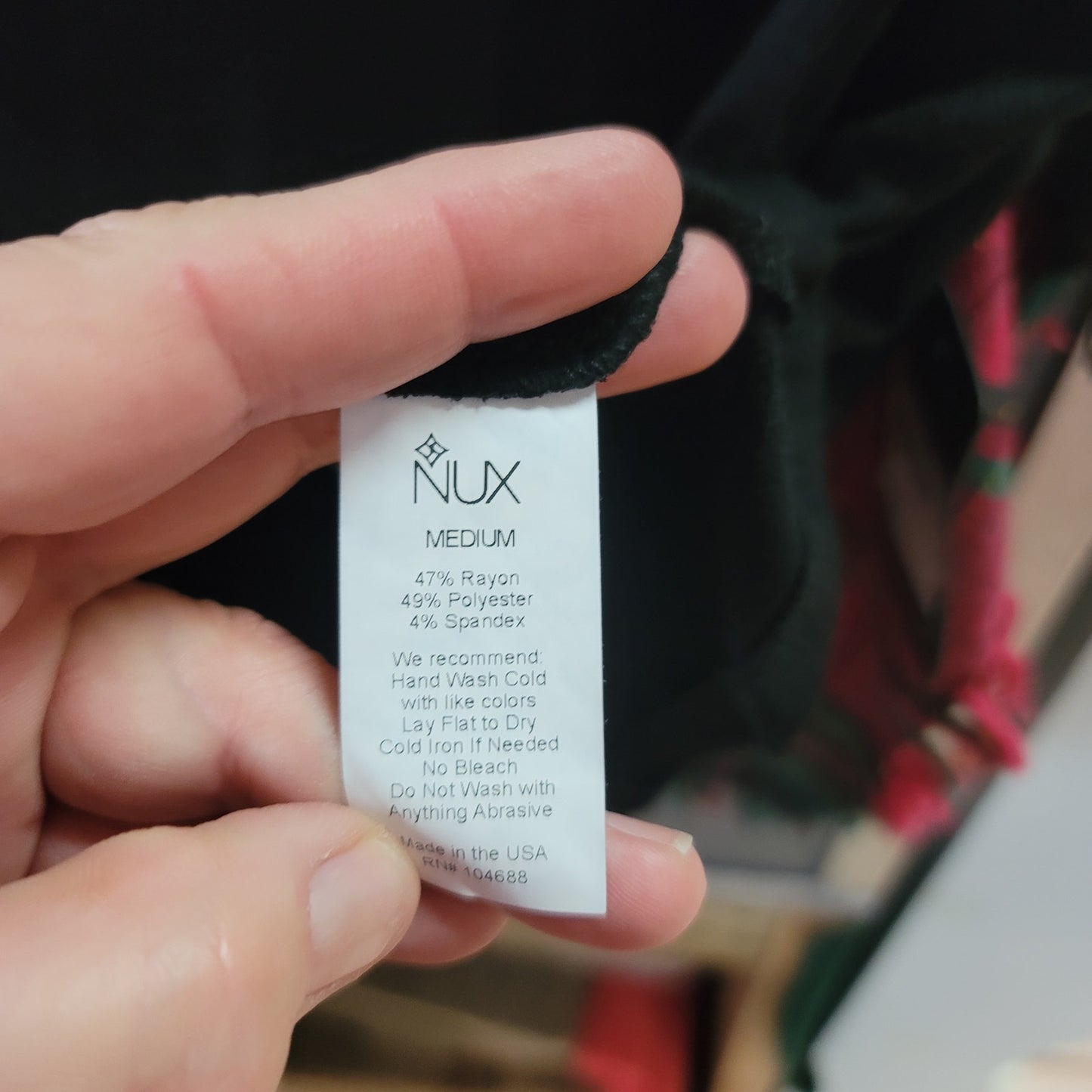 Nux MEDIUM athletic black Sleeveless top V-neck cross hatch wide armholes