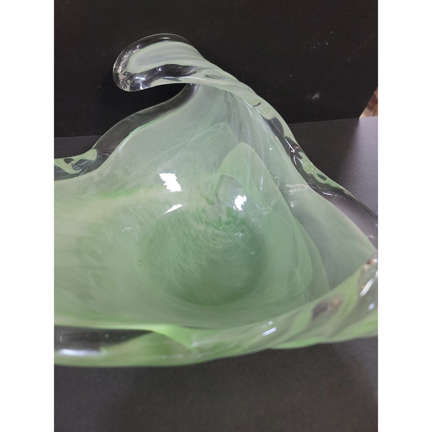 MURANO Hand Blown Art Glass CONSOLE FRUIT Bowl Green & White Swirl FREEFORM