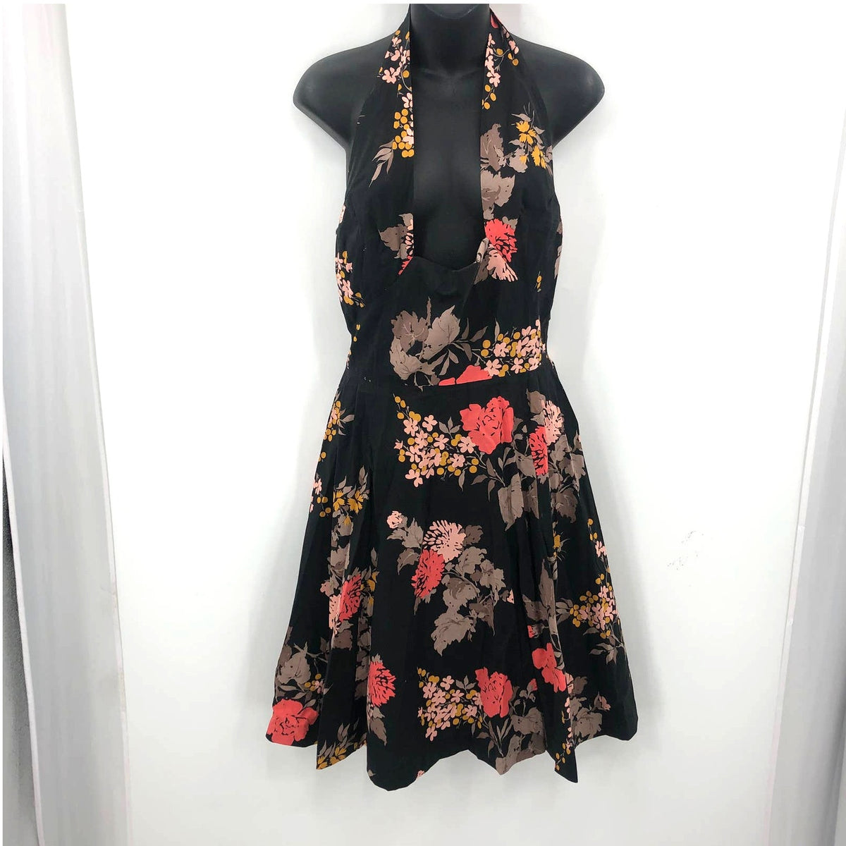Vintage Sleeveless Belted Fit Flare Dress Halter Neck Backless Floral Circle