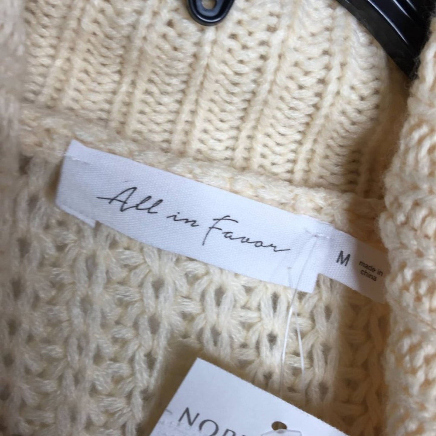 All in Favor Pullover Turtle Neck Sweater Long Sleeves Knit Ivory Medium NEW
