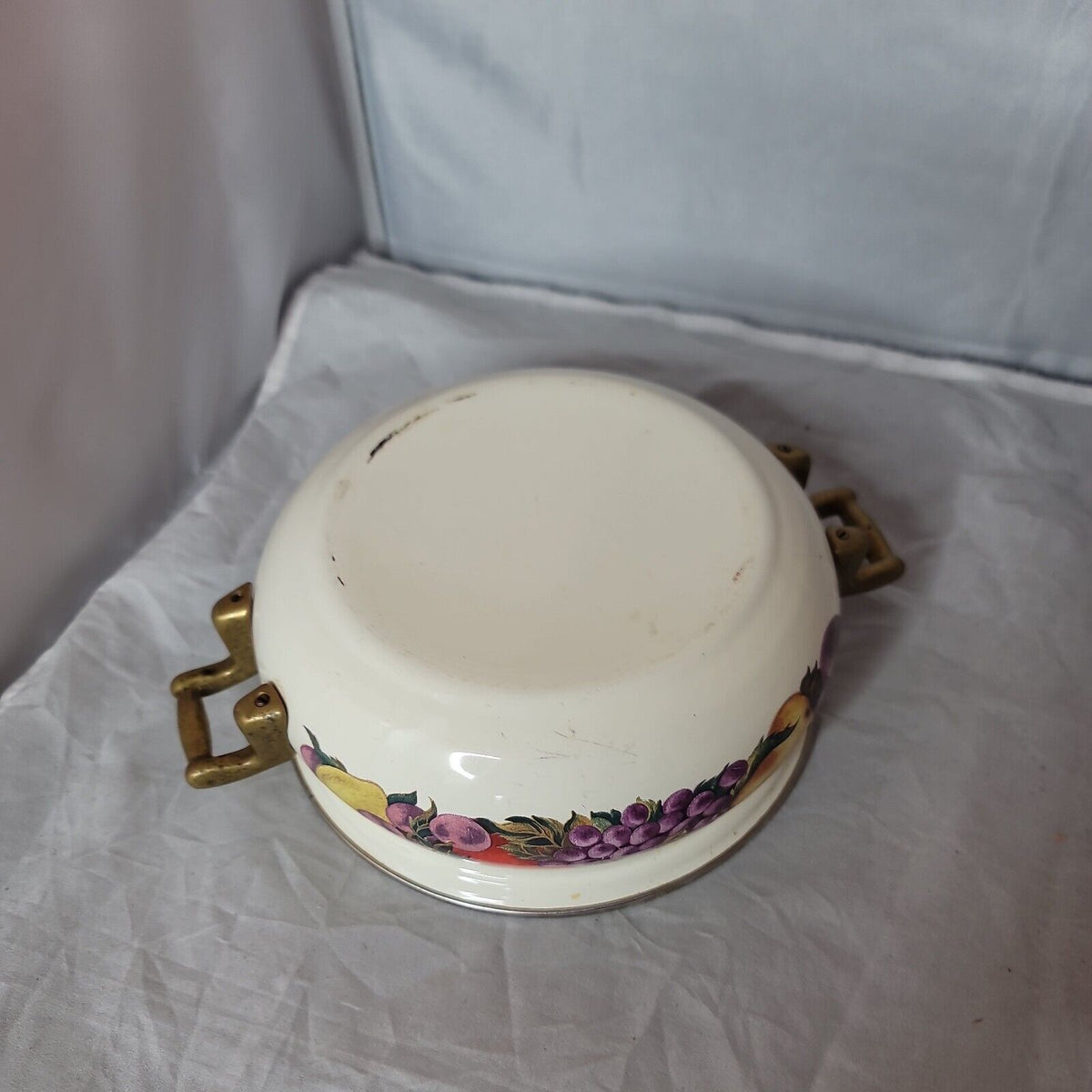 Tabletop CORNUCOPIA Enamel on Steel 2 Qt Dutch Oven w/ Lid, Fruit, 8" Diameter