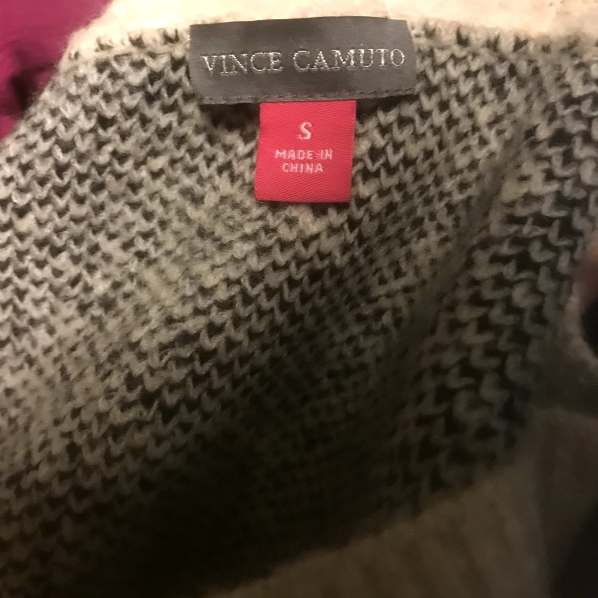 Vince Camuto NWT V-Neck Long Sleeve Brulee Chevron Stripe Sweater Small