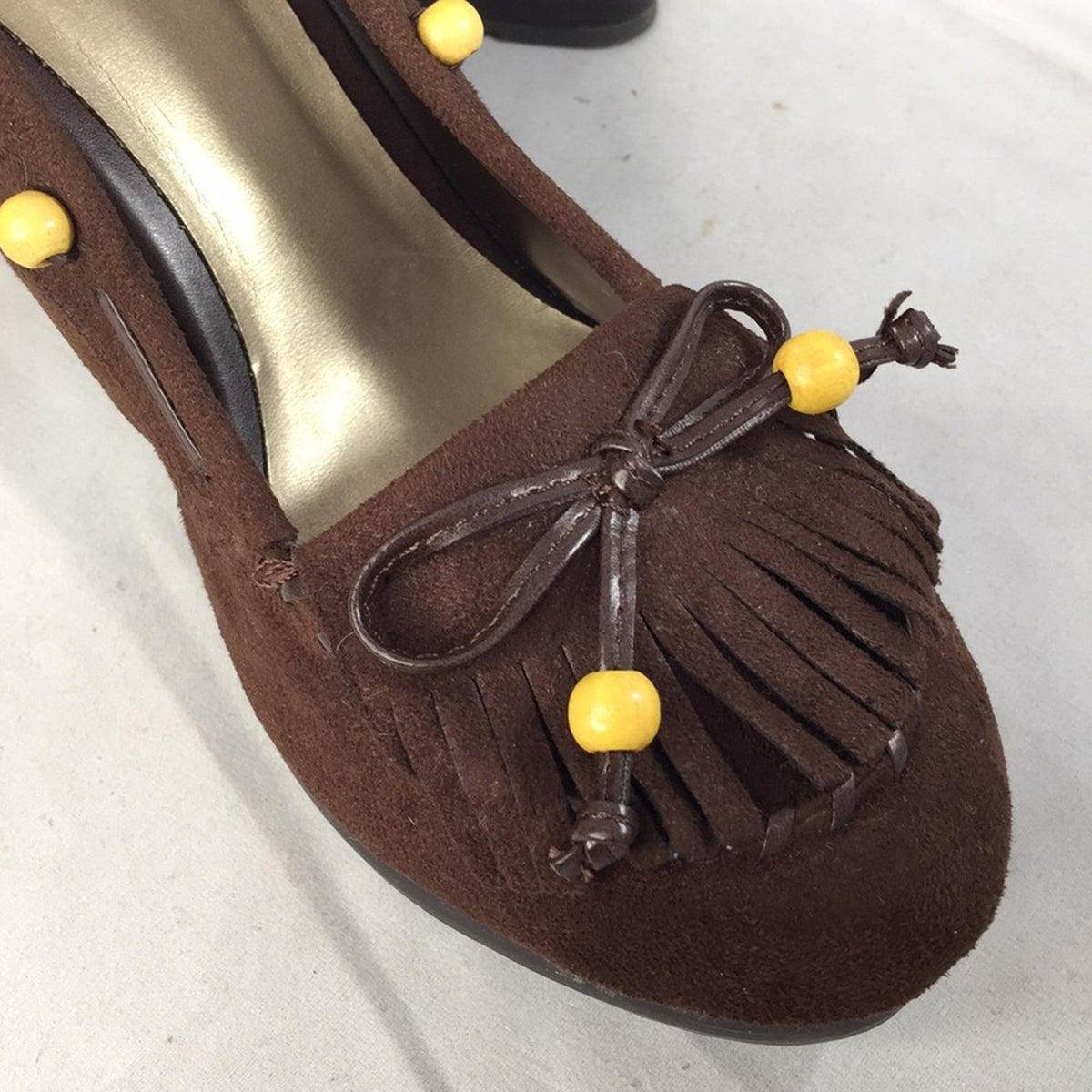 QUPID Brown suede stacked wedge Stacked 4” heels Shoes 9 Beads Closed Round Toe