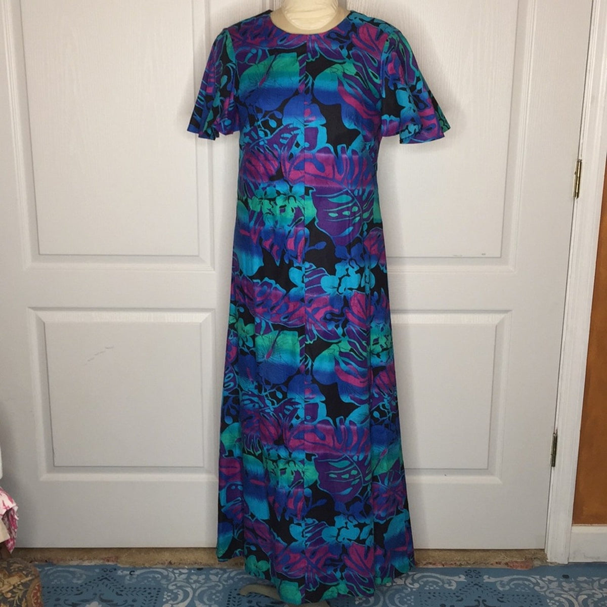 Vintage Hawaiian Bell Flutter Sleeve Florals MEDIUM metal zipper Maxi Dress 1960