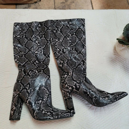 NWB Steve Madden Kinga Embosed Knee High Boot Size 8M