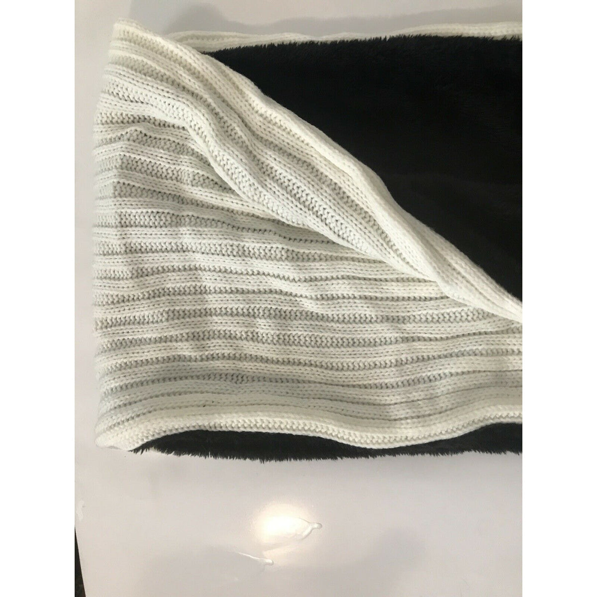 DKNY NEW Designer Infinity Scarf Cream and Black Knitted 30" x 12" Reversible