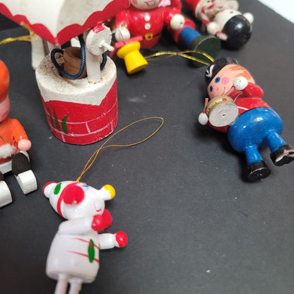 Lot 20 vintage wooden ornaments Santa Well Snowman Elves sleighs Sled Nutcracker