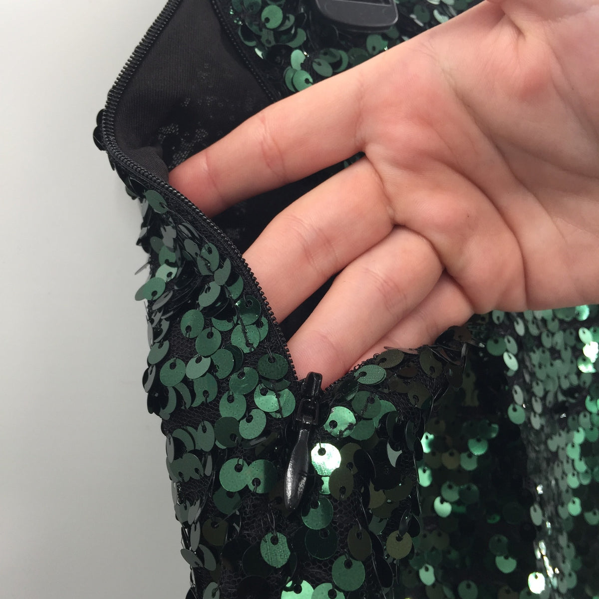 LEITH Straight Mini Skirt Sequin Side-Zip Solid Green Medium festive dance club