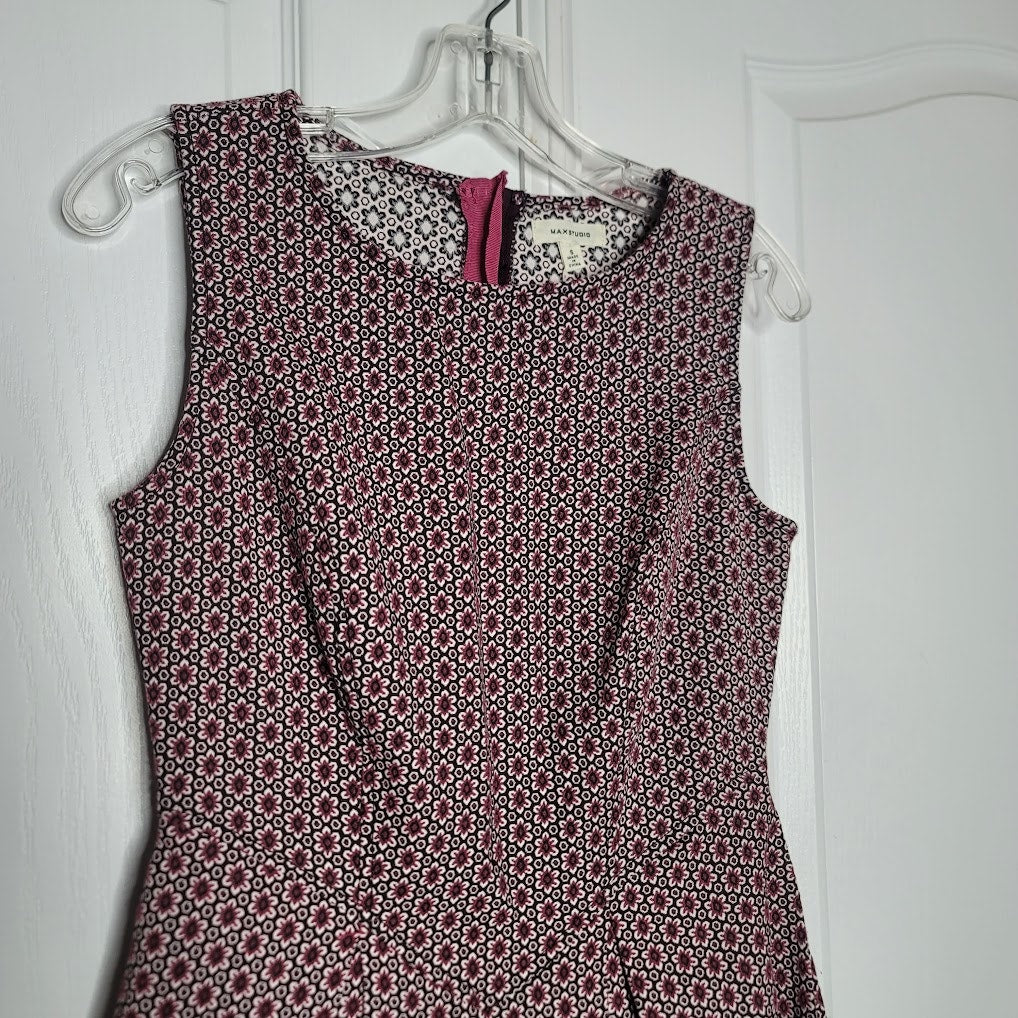 Max Studio Casual Spring floral Geometric Black Rose Size Small Dress sleeveless