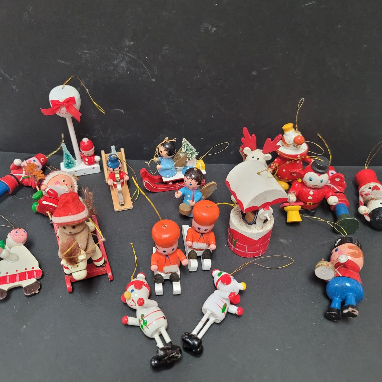 Lot 20 vintage wooden ornaments Santa Well Snowman Elves sleighs Sled Nutcracker