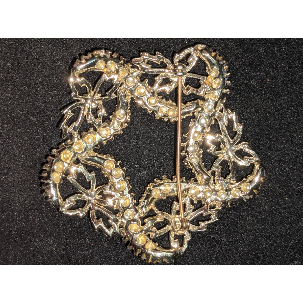 Vintage Golden Filigree Starfish Faux Pearl Brooch Ornate Metal Pin