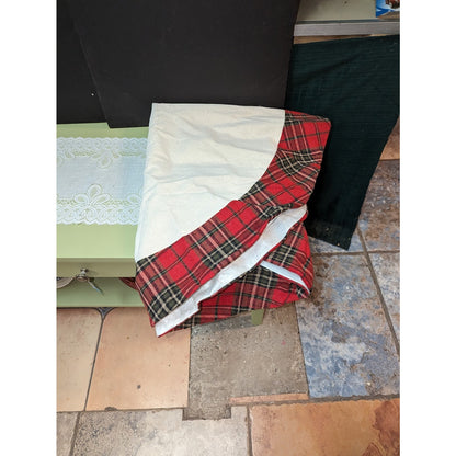 GlitzHome Plaid Round Christmas tree skirt Truck tree 48" Round