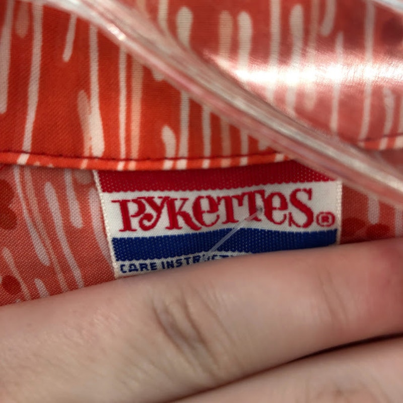 Pykettes vintage Blouse red buttonup Large Long Sleeve side slit LIGHTweight