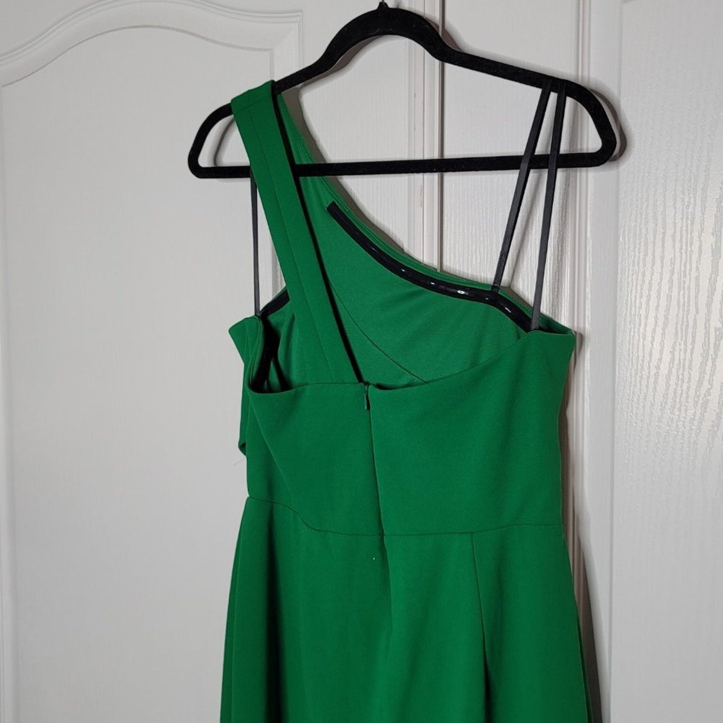 Xscape Emerald Green One Shoulder Gown Open Waist Size 12 US formal evening