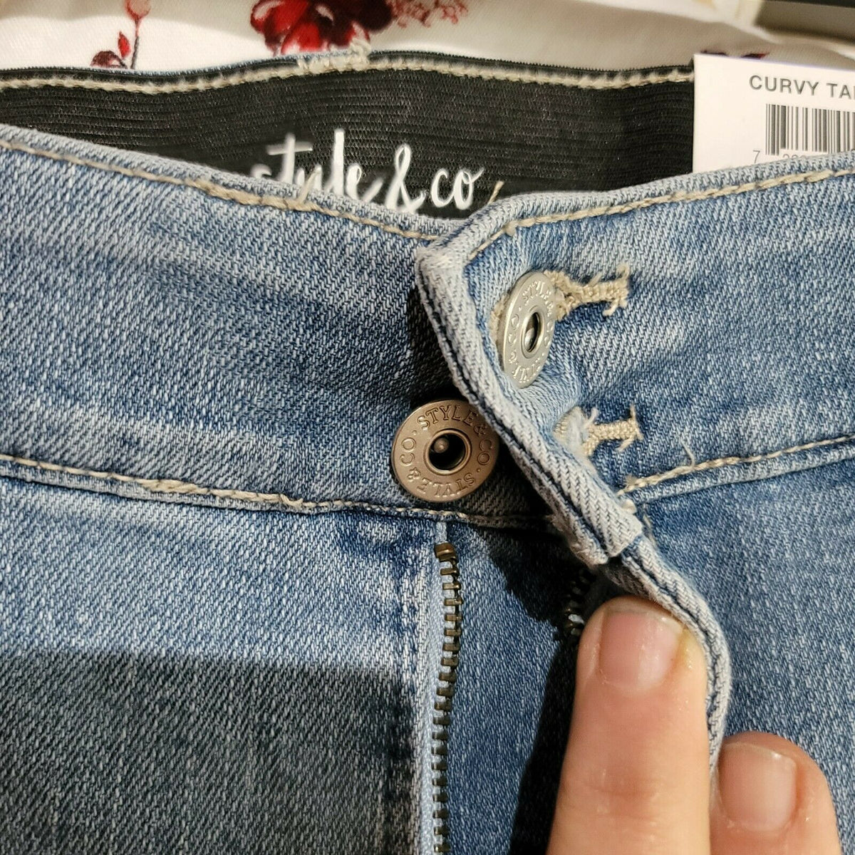 Style & Co Curvy Skinny Leg Jeans Distressed Mid Rise Fly Button Blue 18 Destroy
