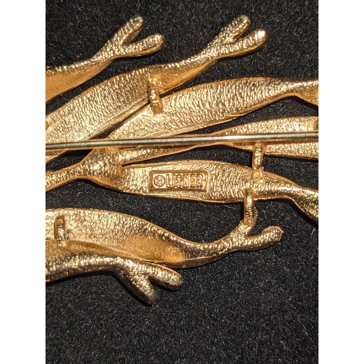 LISNER Vintage Gold Tone Leaf Branch Stem Brooch Pin Signed 60s