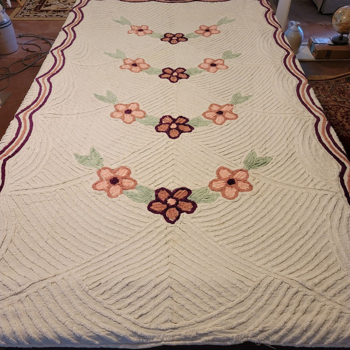 Chenille Full Bedspread Florals NEEDS REPAIR Queen cutter crafts florals flower
