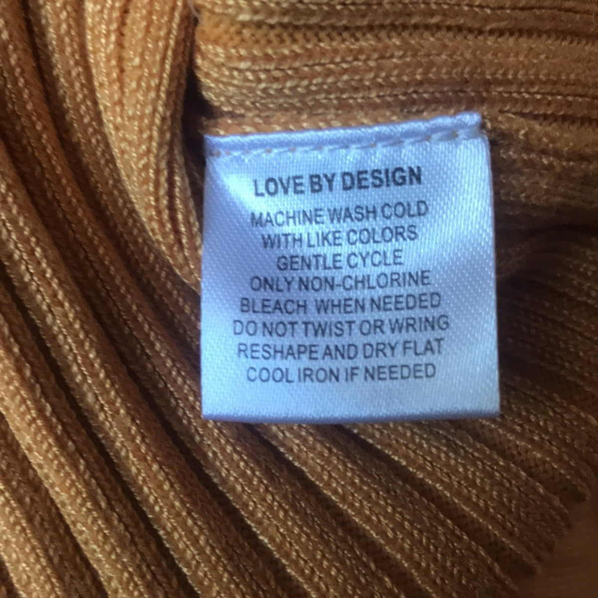 Love by Design NWT Gold Skivvy Ribbed Sweater Large