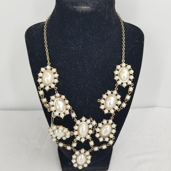 Vintage Necklace Faux pearls cluster gold color chain costume jewelry
