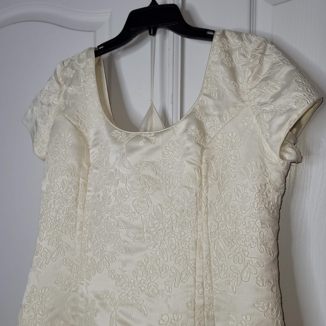 Oleg Cassini Vintage Cream Embroidery Applique Train Size 22 Wedding gown Dress