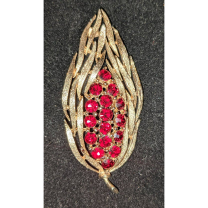 LISNER Vintage Gold Tone Floral Leaf Brooch Red Rhinestones Pin 60s