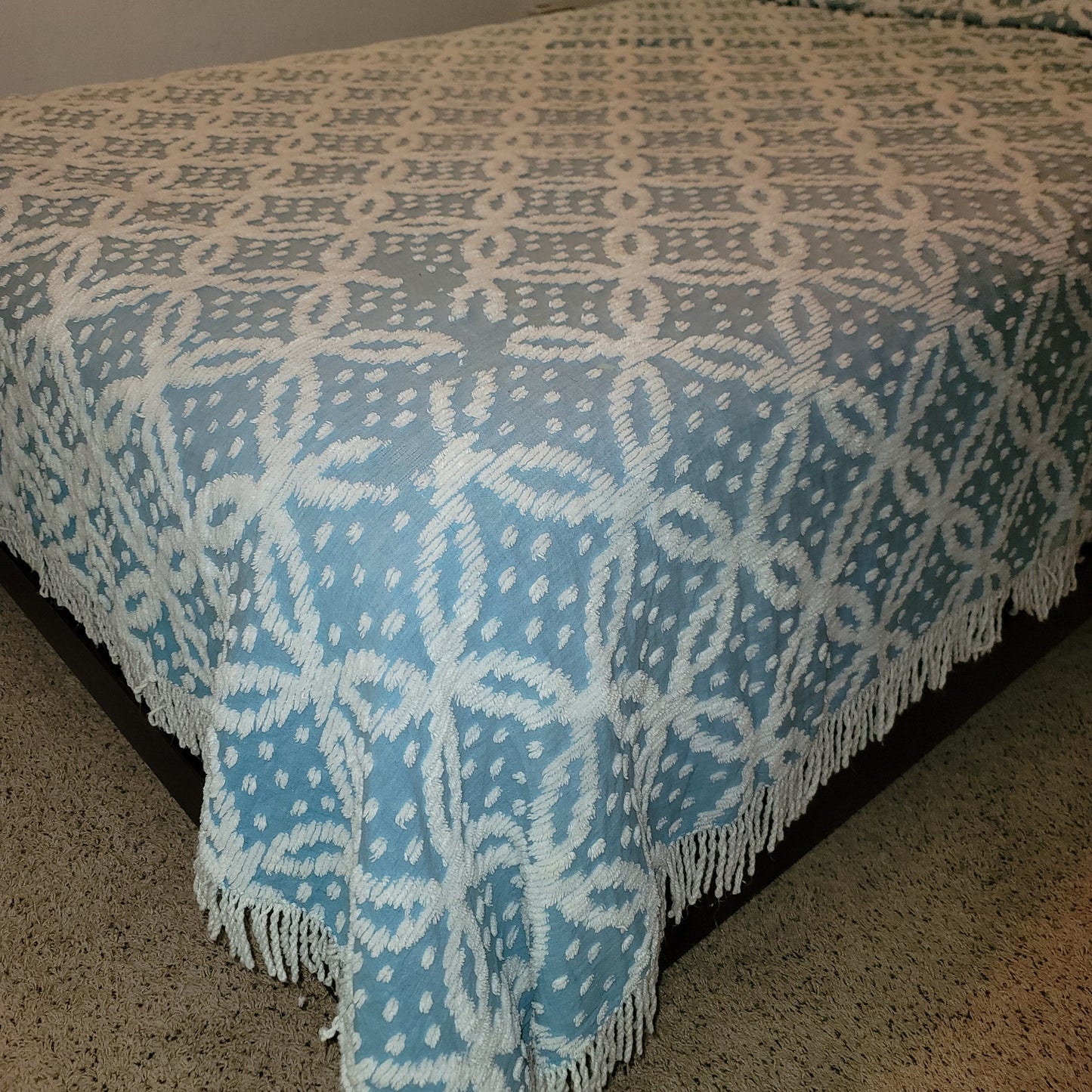 Vintage Chenille cotton poly Full / Queen bedspread Blanket Farmhouse Cabin