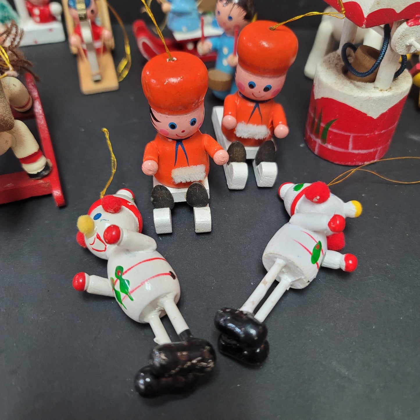Lot 20 vintage wooden ornaments Santa Well Snowman Elves sleighs Sled Nutcracker
