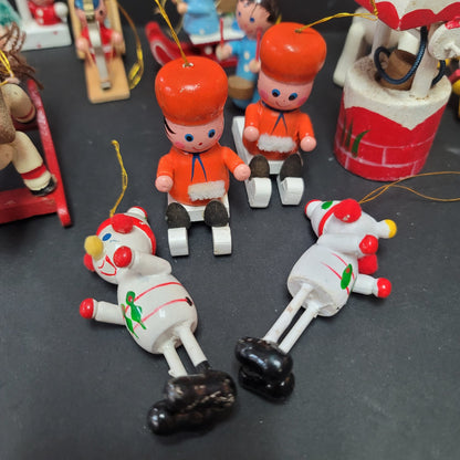 Lot 20 vintage wooden ornaments Santa Well Snowman Elves sleighs Sled Nutcracker